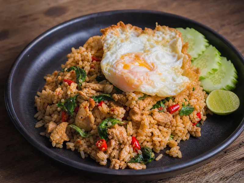 Danie Khao Pad Kra Prao