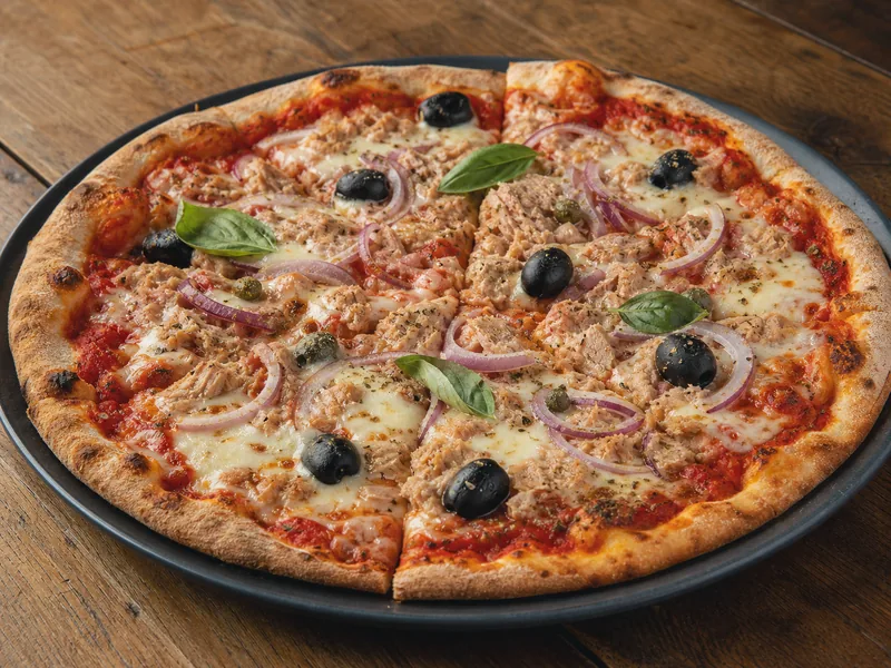 Danie Pizza z tuńczykiem